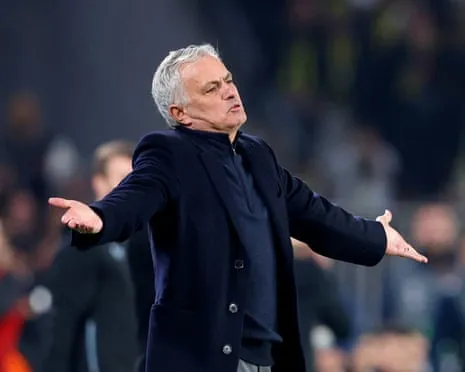 SL Benfica Engaged in Discussions to Appoint The Special One Following Sacking of Bruno Lage