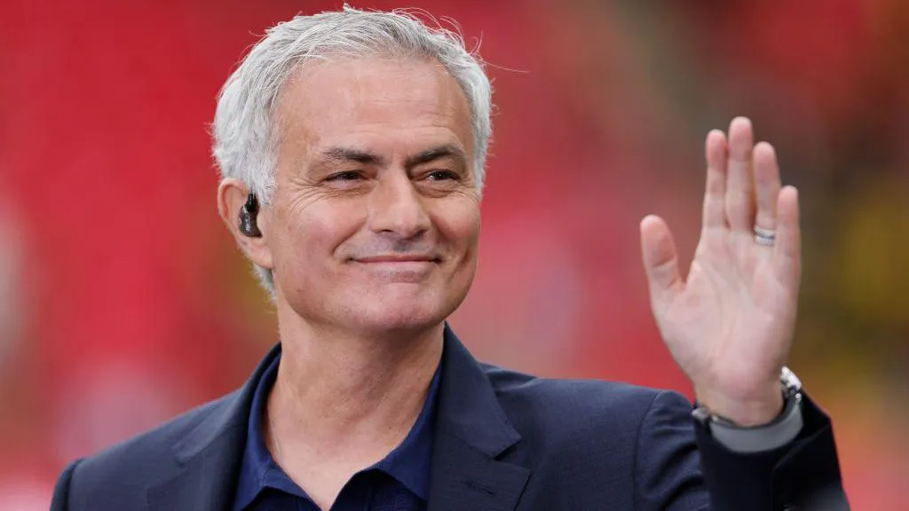 Who would say not to Benfica? - The Special One touches down for negotiations